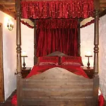 Medieval Tower For A Unique Getaway Near Galway In Ireland Ferienhaus
