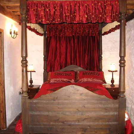 Medieval Tower For A Unique Getaway Near Galway In Ireland Feriehus