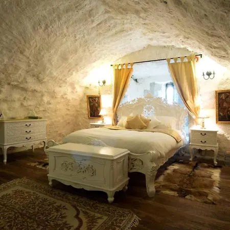 Medieval Tower For A Unique Getaway Near Galway In Ireland Prázdninový dům