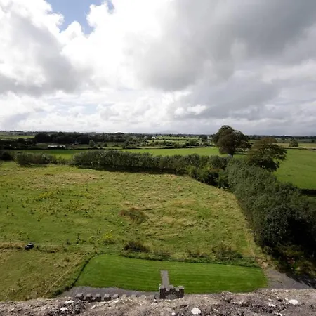 Feriehus Medieval Tower For A Unique Getaway Near Galway In Ireland